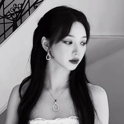 ── a lover of rain, someone who finds joy and peace of mind during rainy days (𝐩𝐥𝐮𝐯𝐢𝐨𝐩𝐡𝐢𝐥𝐞).