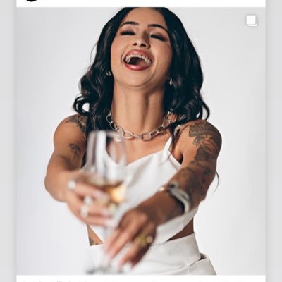 Meu erro foi mostra minha correria,pra quem queria me vê sem pernas 🙇🏽♀️🤟🏽🌎