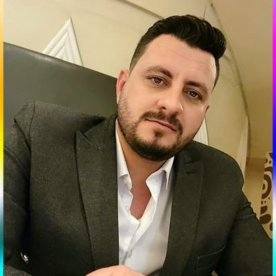 لآ تُبالغ في النظافة ، ستبقى إنسانًا ..!
أعاني
من الإنتباه المُفْرِط
وكأنني مُوْكلٌ
بحراسة العالم ..!