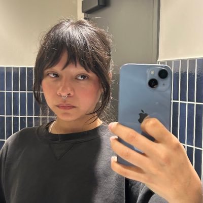 phonycel's profile picture. i feel summer creeping in