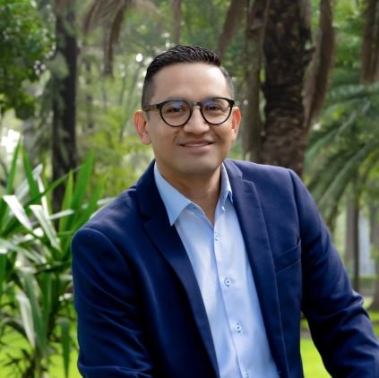 reyesretanam_'s profile picture. Economist and Data Scientist