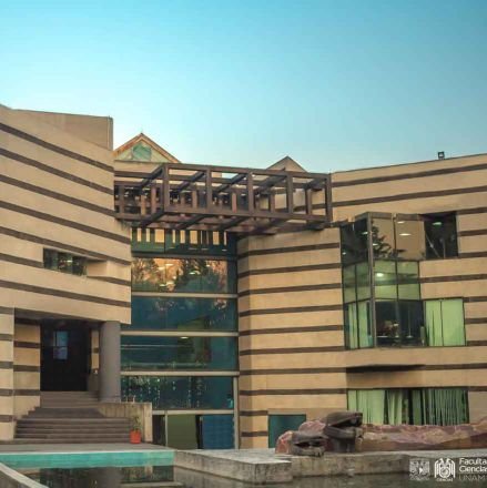 Disfrute de un viaje hacia el conocimiento en la Biblioteca Ricardo Monges López de la Facultad de Ciencias de la UNAM.
