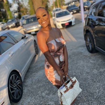 • Sagittarius ♐️ • IG: @Hotgirl.Cait • Not Interested 🤷🏽♀️ •