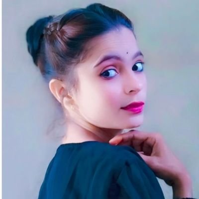 👑Daddy’s Girl 👑
🌹Rose Lover 👔
🔥 Sanskari 🩸
🤳 Selfie Lover 💞
♥Single But No Available🚫
🎂Wish me 🎂On 27 June
💌 dream teacher,👩🏼🏫
