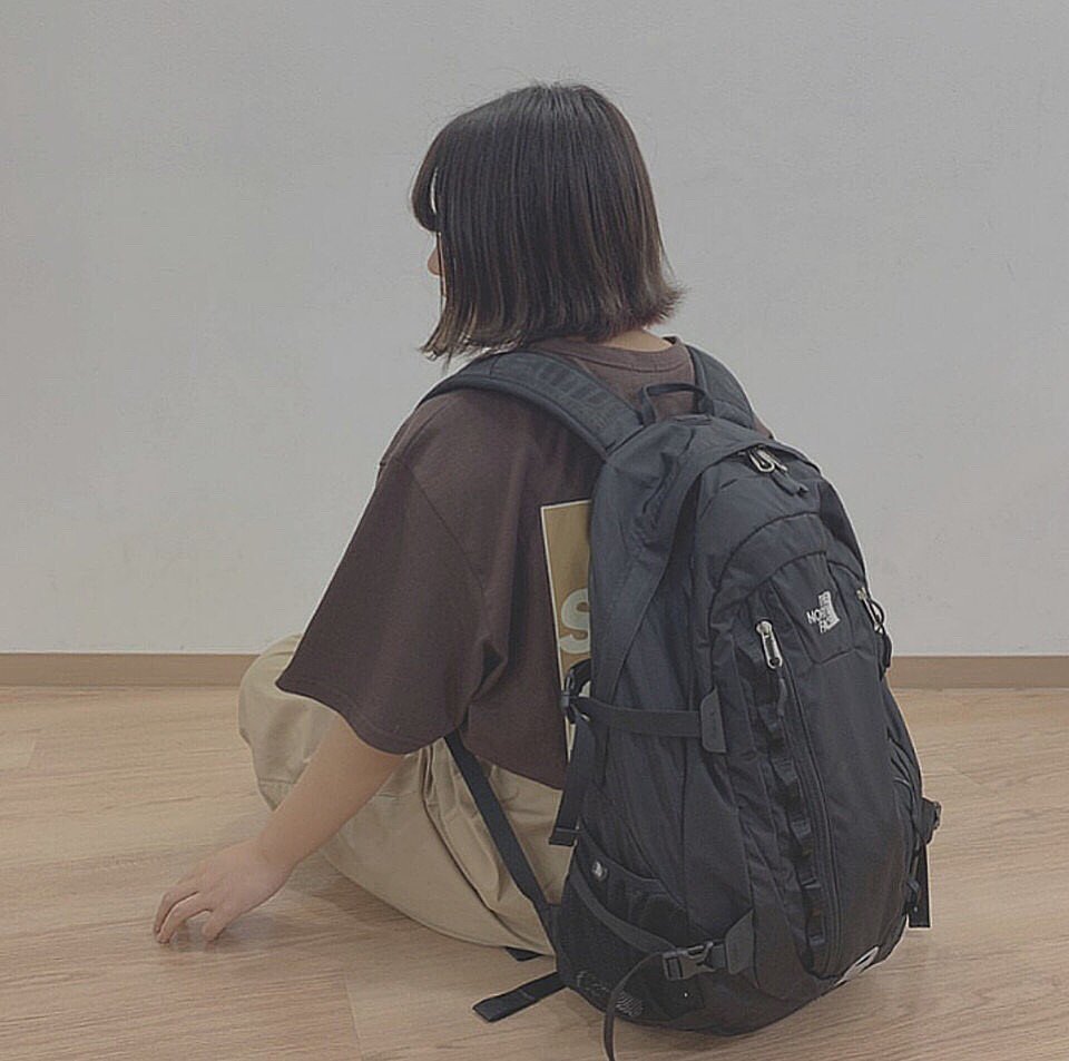 AmdbgoQrC4hjcWm's profile picture. 猫みたいな女子。普通のお仕事20歳。男友達も彼氏もいないのでツイッターでオフパコ募集してみる！地方住み▶https://t.co/0YnVcUB1hf