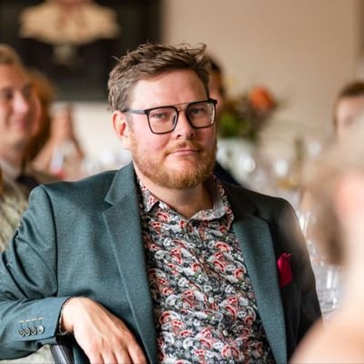 Cand.mag. Arkæologi | He/Him | Musik, Memes & kaffe | Friendly neighborhood gravefrans | Kalder dig en snotskovl™, hvis du er træls - træt af pis