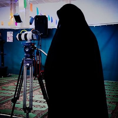 دختری از شهر انار خبرنگار، علاقمند به عکاسی، عاشق کارای فرهنگی اجتماعی
ساسبند در شبکه های اجتماعی