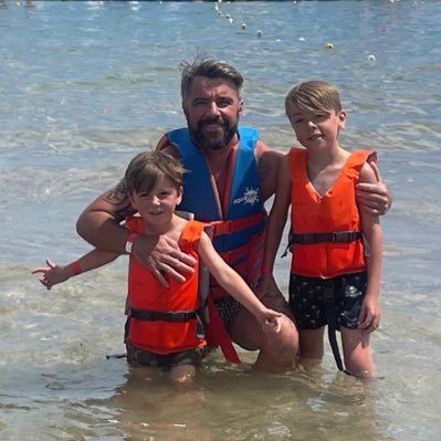 Former Royal Marine. Mountain Biker. Electrician. Egg Chaser. Film Geek. Music lover. Dad. Stuck in the 90's!