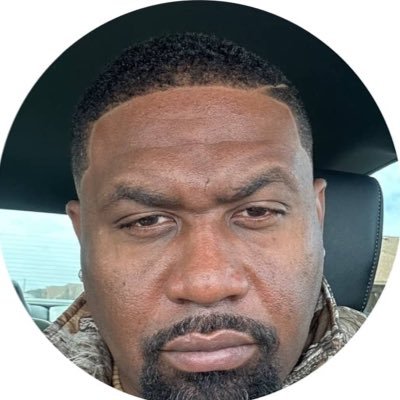 Divorced & Father Of 3, Army Vet, Foodie, Sports, Junkie, & Licensed Insurance Agent. Love Nature