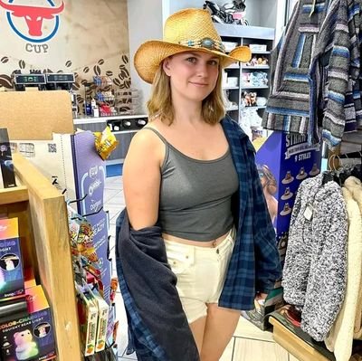 available for fun 😁 😂 😀 😎 looking for a serious relationship 😀 😉 😄