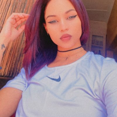 nicoleactually_'s profile picture. prolific