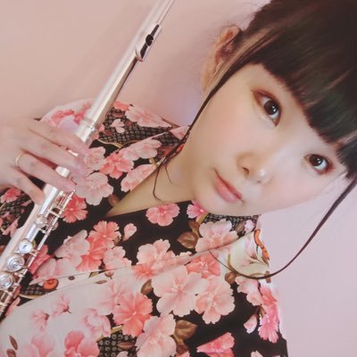 主に日常orモンストについて呟きます❤リプ返は必ずします♡下手なフルート吹き❤フォロバ100%⚠出会い目的お断り⚠/既婚者/好きなキャラゎ♥ナポレオン❤ナポちゃんのパンツゎ紐パン…(想像…)フォロー(*^-^*)tank you~ちなみに私(;´д`)女です(笑)モンストID→114360606