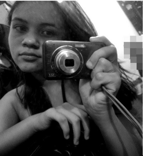 {...} ' Saiba valorizar quem te ama, esses sim merecem seu respeito !³ Quanto ao resto {...}' bom ninguém nunca precisou de resto pra ser feliz.