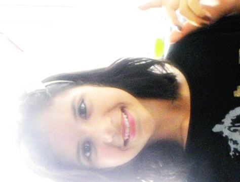 ciumenta , ingnorante , feeeliz , flamenguista , fiel , abusada , engraçada , futura Médica (: