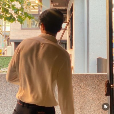 junggirini's profile picture. 취향의 정신🦒
