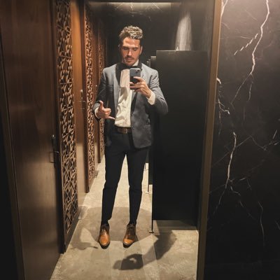 ntorobot's profile picture. Hablo de todo en general, no significa que sepa de todo en general.