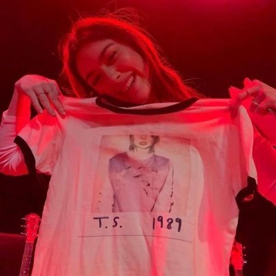 graciesswiftt's profile picture. good riddance