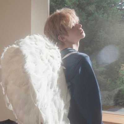 yawnzonee's profile picture. 03 | esfp-a 『♡ 🦊 두 눈을 감아야 보이는 tomorrow ♥︎』                      내 다섯별 언제나 반짝일 거야