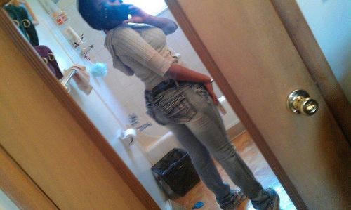 #Prater4Lyf #OnlyFoolsFallInLove ... ii was born alone, && ima die alone.! I dont fuck wit nobody but Amoni Prater && Akere'd Prater