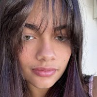 Vicky (@vickylvz) 's Twitter Profile