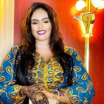 je suis du genre à accepter n importe quelle blague,j accepte pas qu on juge mal ma vie sur les réseaux sociaux.. même si j ai une autre vie en dehors .🥰🥰🥰🥰