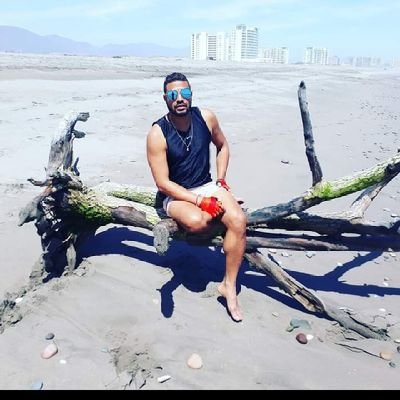Machote colombiano en Chile buscando 🍑 aguantadores para mi 🍆. Por ahora, solo x 💴 🔥🔥 +56 9 5688 2415