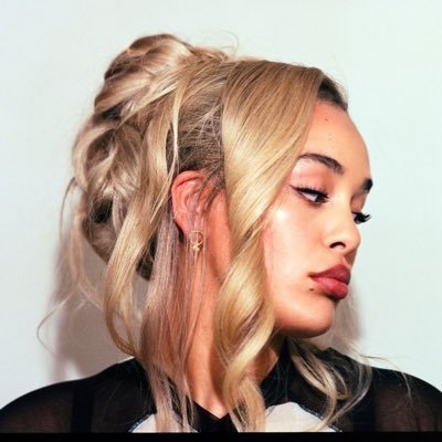 m_rapetsoa_'s profile picture. Positivity over everything. Arsenal Football Club❤️