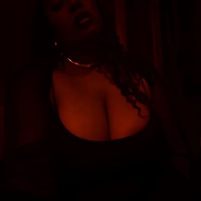 Avid reader(BWAs only).
Juicy babe.
♓
Semper Optimum.🇳🇬🇵🇦🇹🇹🏳️🌈