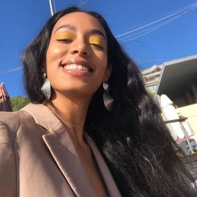 tenho ansiedade social e vivo reclamando no meu perfil bjs