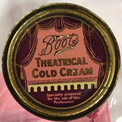 strawberrryslug's profile picture. 