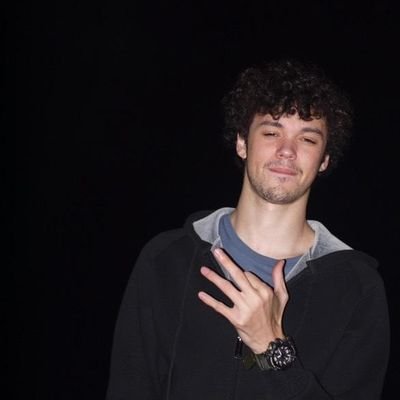 codeCesar10's profile picture. Futur travailleur du cinéma
23 ans