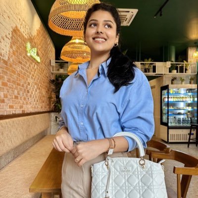 I don’t look back unless it’s a good view. 🚫NO DMs!!.