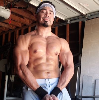 IzzytoExplain's profile picture. Wisdom, Character & Kindness.
Our eyes see colors our mind made up.