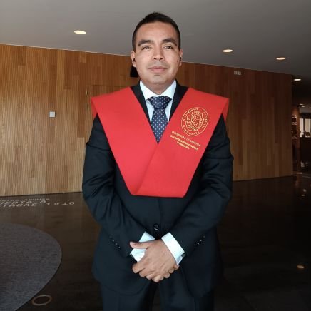 Abogado 📚. Sostenidos intentos por ser un buen padre. 🐒🇵🇪 Aliancista 💙🤍💙 cómo mi abuelo!