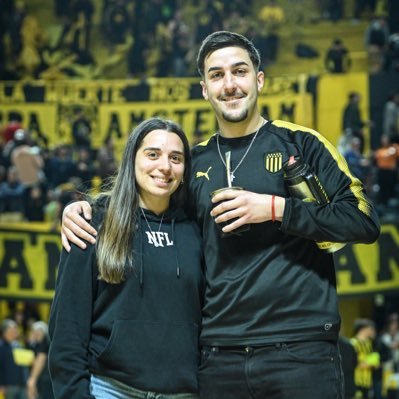 Hincha y Socio del Club Atlético Peñarol Decano del Futbol Uruguayo. Abuela te amo❤️
