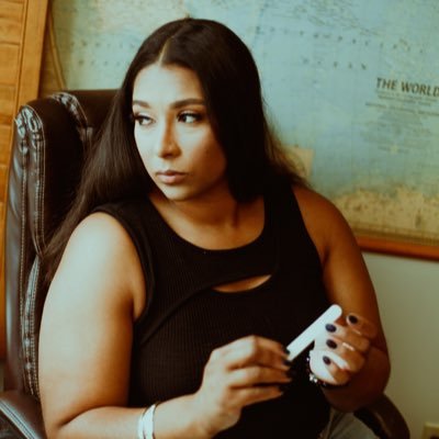 @ihateblumajik… but make it more evolved. plays true part of a sister 💙💛 Gets asked to do podcasts a lot.