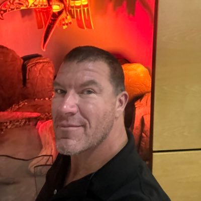 JonLivi35973530's profile picture. semper deinceps