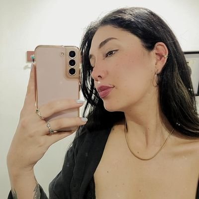luaaa_ch's profile picture. Solo por diversión 📀📀

Listen to me ✨
