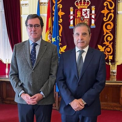 Twitter oficial de la Confederación de Empresarios de Melilla. Desde 1978 trabajando por y para los empresarios melillenses Tel. 952678295