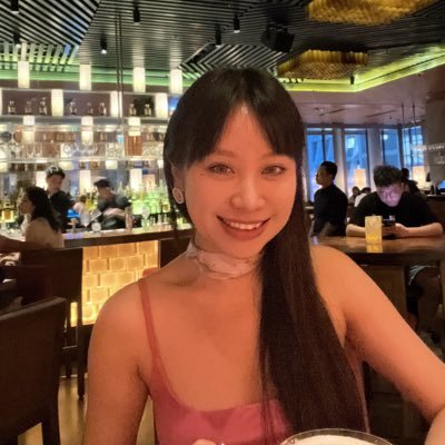 KunKinaLiu's profile picture. Writing everything on self-help, personal development, and AI❤️