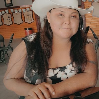 Indigenous Woman. Freelance Journalist.
Married, wife, mother.
I am from and live on Treaty 6 territory.