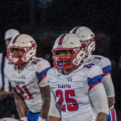 DeMatha catholic football ❤️💙Bell #25 220 IB 6”0 #1 HB in the WCAC 3.0+ Gpa HC: @coachmcgregor OC:@luke_casey3 phone #:240-354-9530