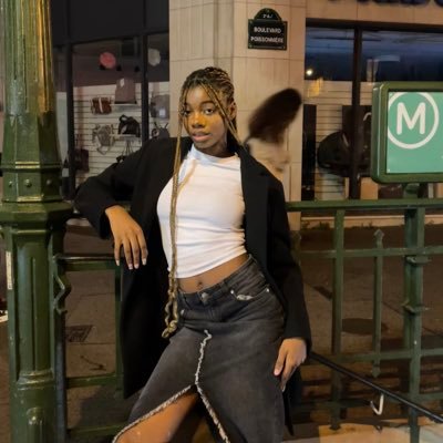 MrcllChan's profile picture. 𝓢𝓪𝓭 𝓰𝓲𝓻𝓵 𝓵𝓾𝓿 𝓶𝓸𝓷𝒆𝔂