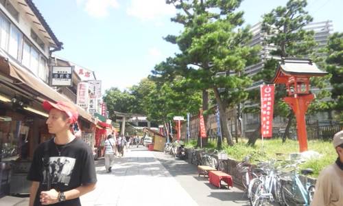 はじめまして。京都に住んでます。
楽しい事、面白い事があれば教えて下さい。