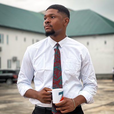 📌Advocate for Social change . Styling Elites. Event host /OAP🎙•Entrepreneur 📝. ❤️ Did I forget I was a medic
