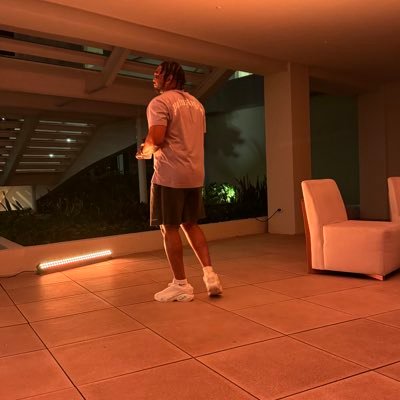 Easydoesit32's profile picture. 