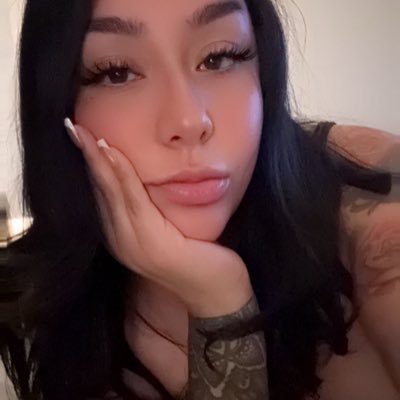 zeesnutz's profile picture. lol @ any stupid shit i say on here