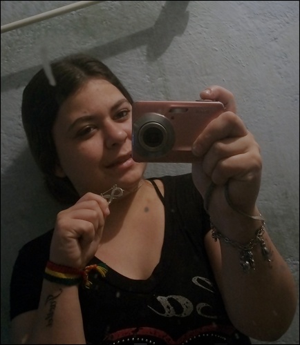 Eu mudei muito. Deixei de ser idiota e comecei a tratar as pessoas
assim como elas me tratam. Isso não agradou á todos, mas foda-se.