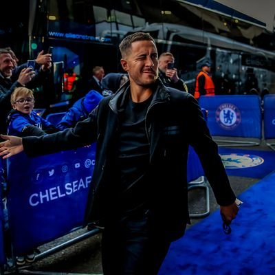 A Chelsea fan. Part-time Serie A watcher. Waffling about football, trying to do better.