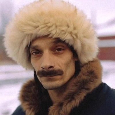 elix7r's profile picture. Минархист, большой ценитель андерграунд групп на сто человек, учусь играть на гитаре, притворяюсь Go-разработчиком.